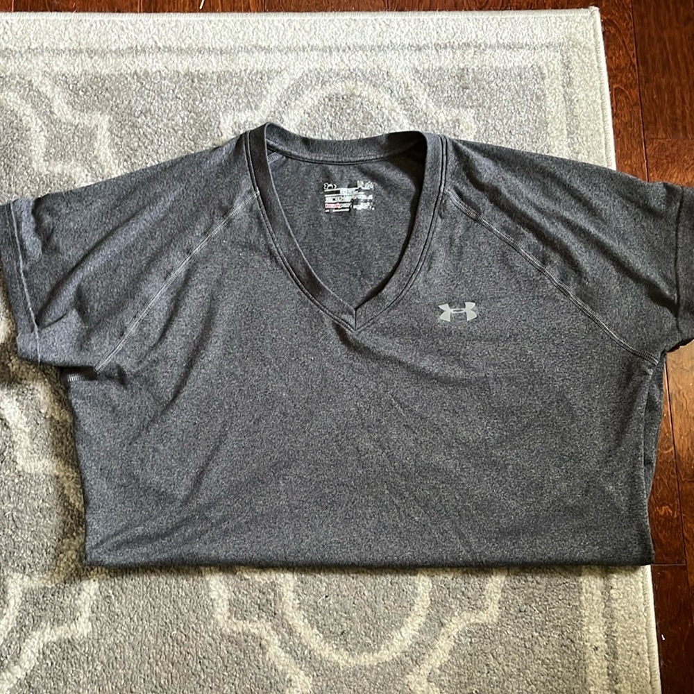 Under Armour Semi-Fitted Heat Gear shirt